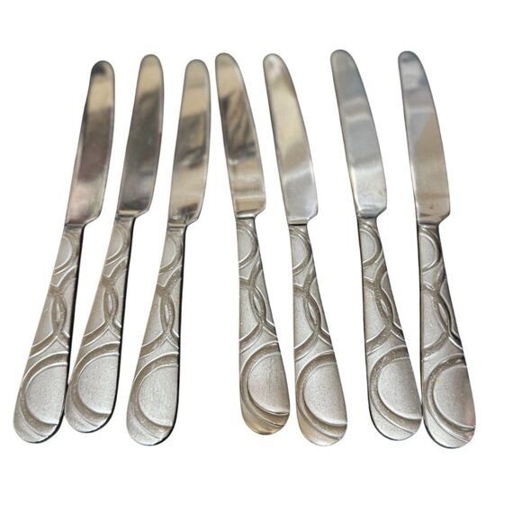 Set Of 7 Cambridge Conquest Stainless Flatware Dinner Knives Silverware Frosted - Picture 1 of 2